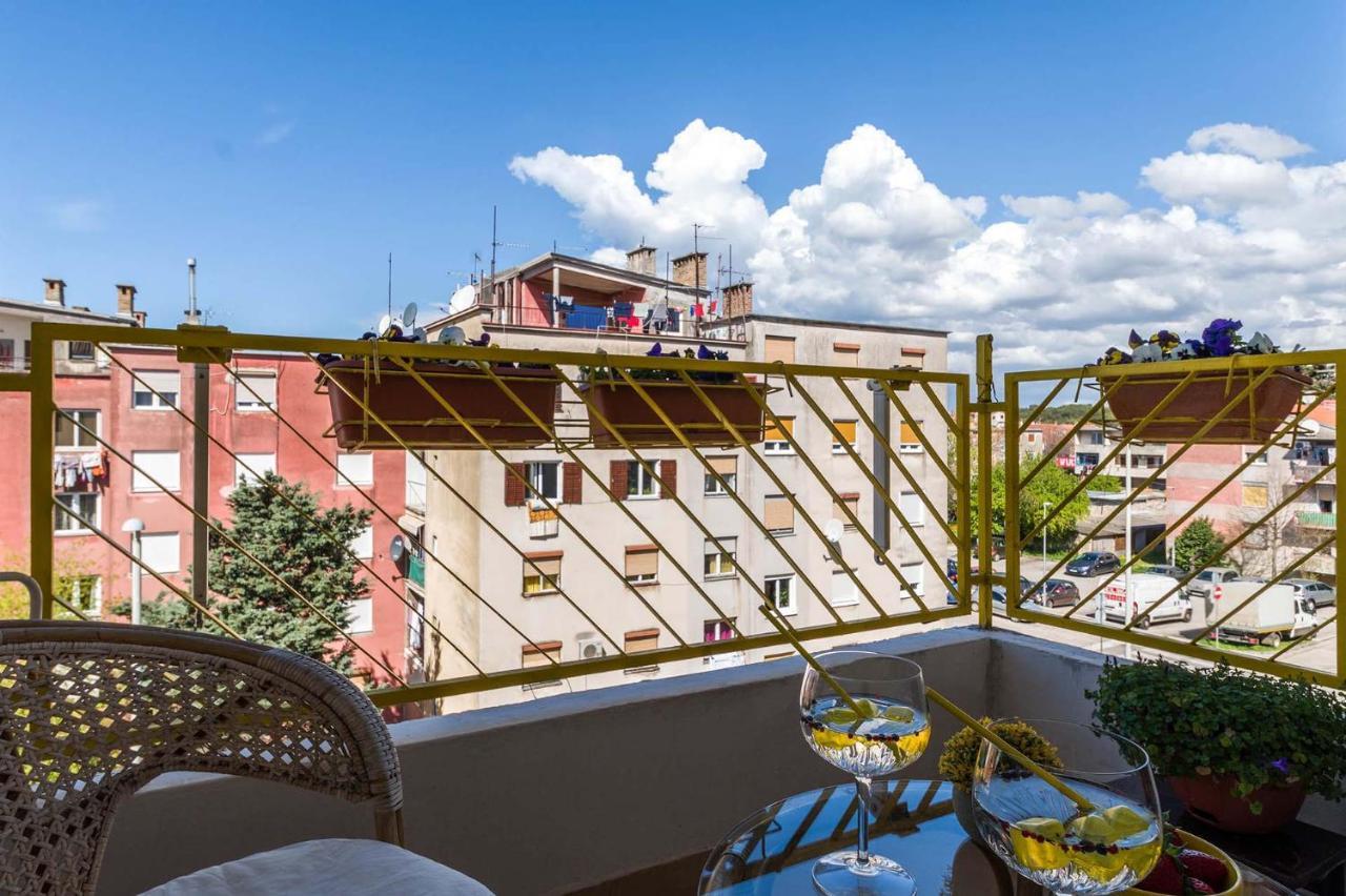Apartment Many Pula Exteriör bild